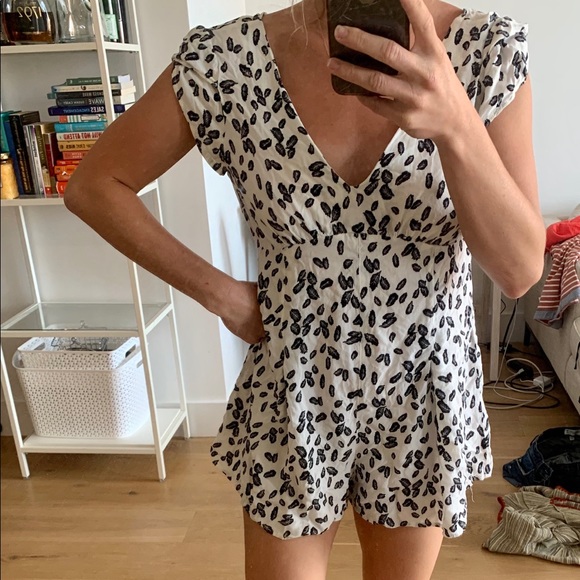 Black and white romper - Picture 2 of 2